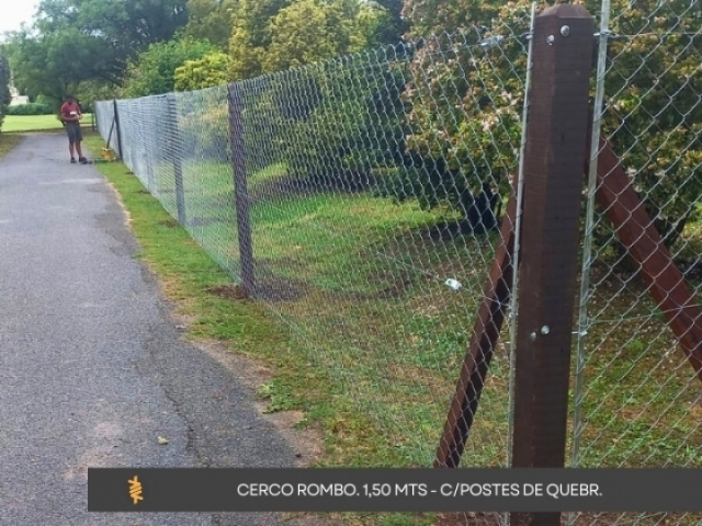 CERCO ROMBO. 1,50 MTS - C/POSTES DE QUEBRACHO COLORADO.